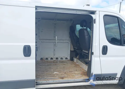 2017 Ram Promaster 1500 Low Roof 136 Wb z USA, uszkodzony, nr VIN 3C6TRVAG4HE552686